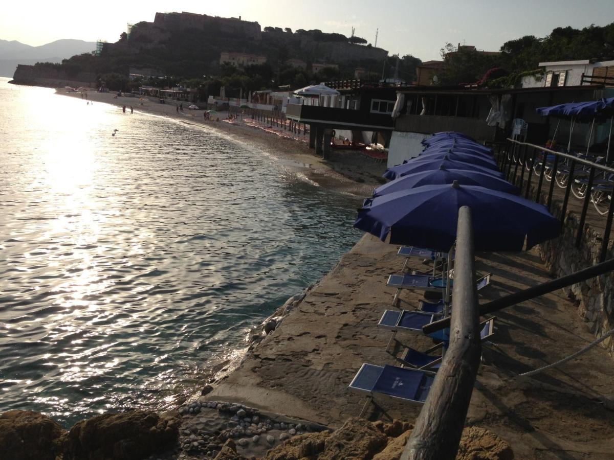 Hotel Villa Ombrosa Portoferraio Esterno foto