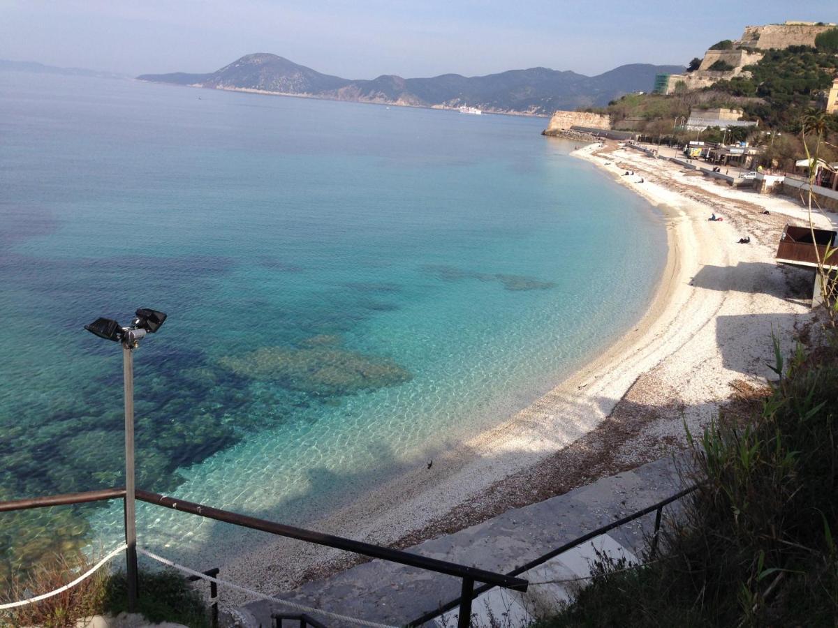 Hotel Villa Ombrosa Portoferraio Esterno foto