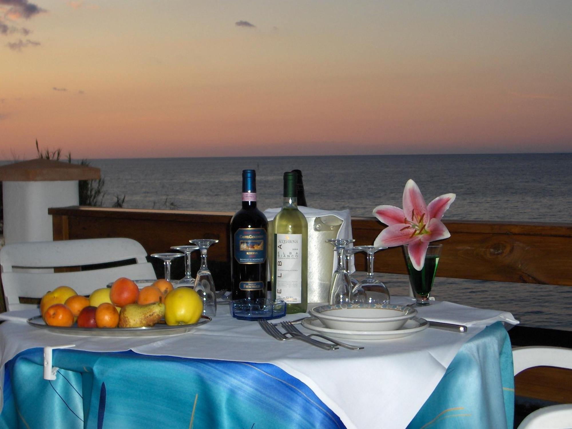 Hotel Villa Ombrosa Portoferraio Esterno foto