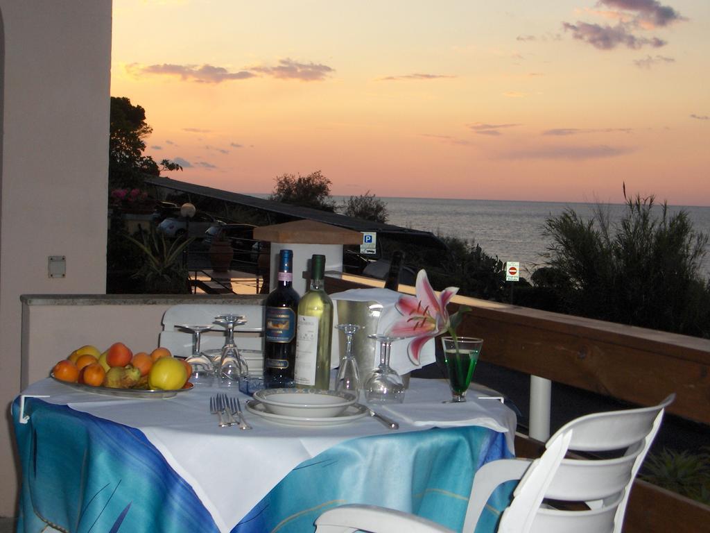 Hotel Villa Ombrosa Portoferraio Esterno foto