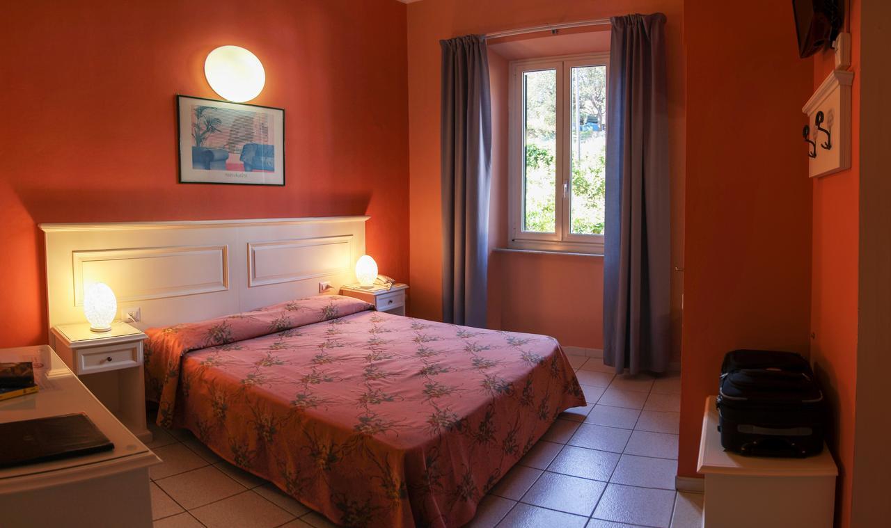 Hotel Villa Ombrosa Portoferraio Camera foto