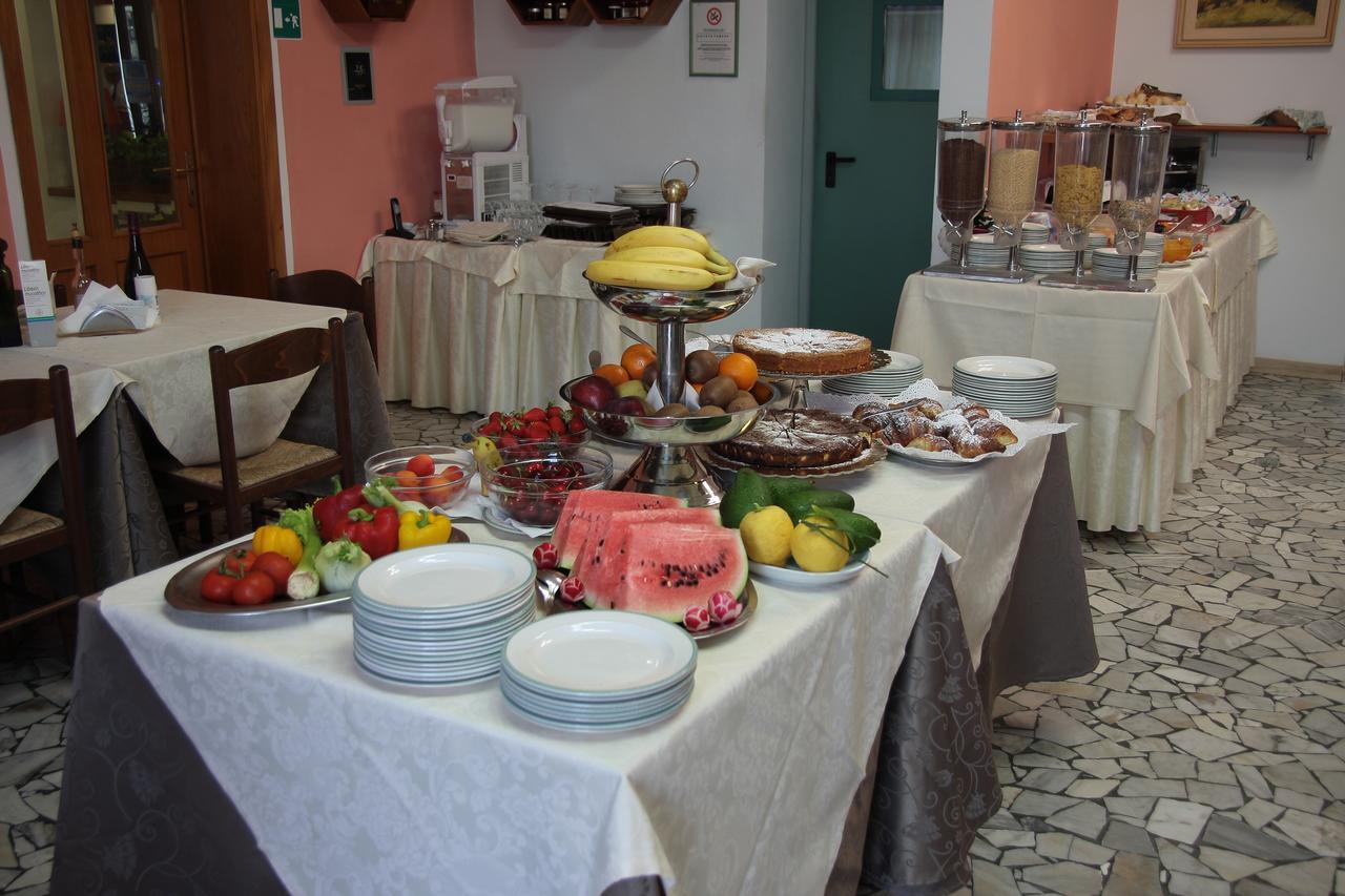 Hotel Villa Ombrosa Portoferraio Camera foto